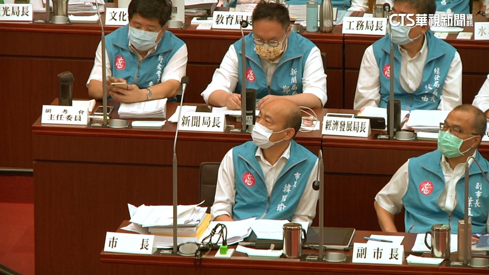 擁抱黃國昌.當選院長！　韓國瑜聲量衝破11萬