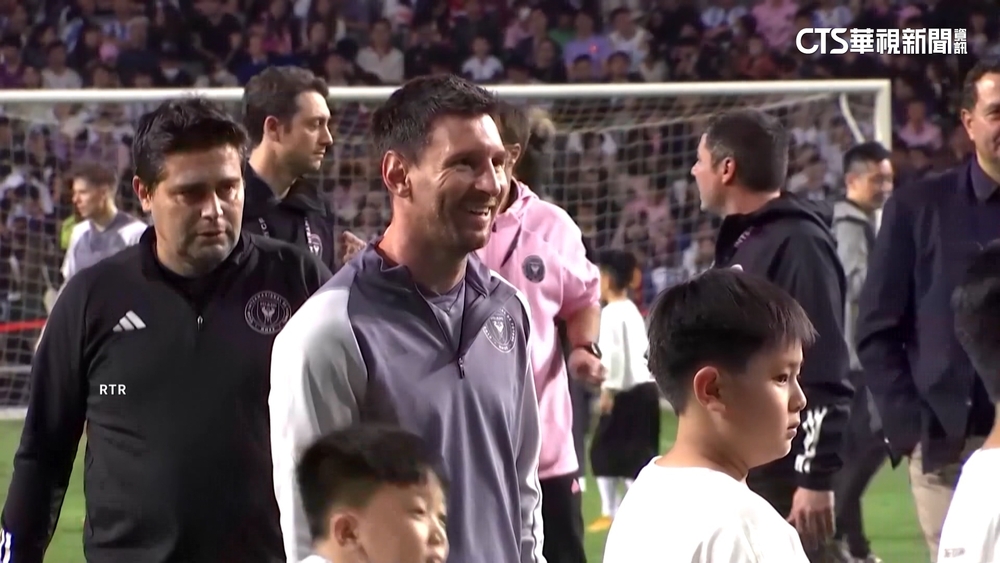 梅西香港表演賽未上場　全場4萬球迷噓爆：退錢！