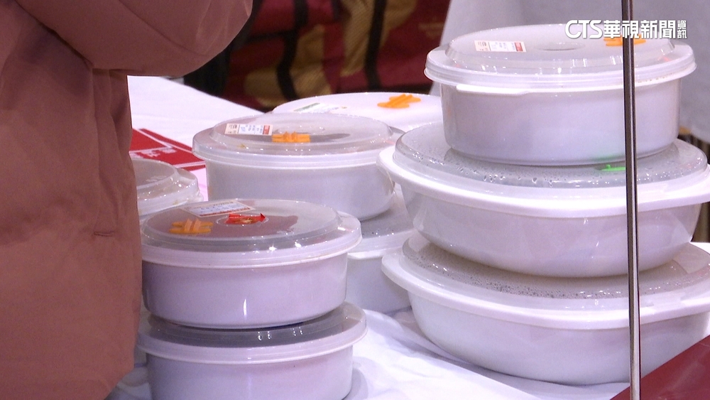 逾百人除夕領年菜！　飯店單點加套餐售逾6千組