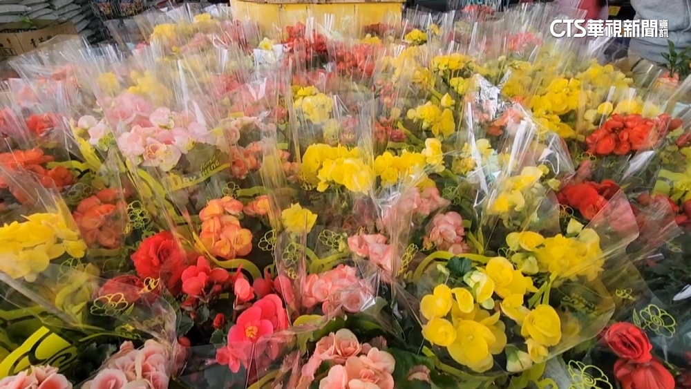 除夕最後營業！花市業者推促銷　民眾搶撿便宜