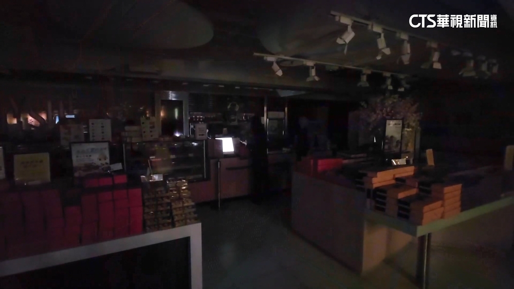 變壓器電纜頭起火　桃機美食街一度陷漆黑