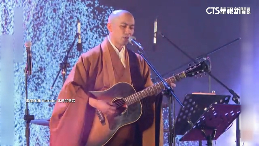 日本帥和尚「藥師寺寬邦」　除夕北港「佛系」開唱