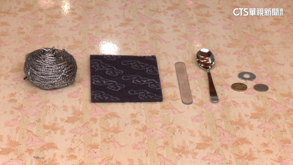 刮刮樂神器報你知！　木棍.湯匙.菜瓜布.鋼刷都上場