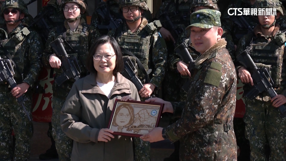 過年又來！　中8枚空飄氣球擾台　　4枚穿越本島
