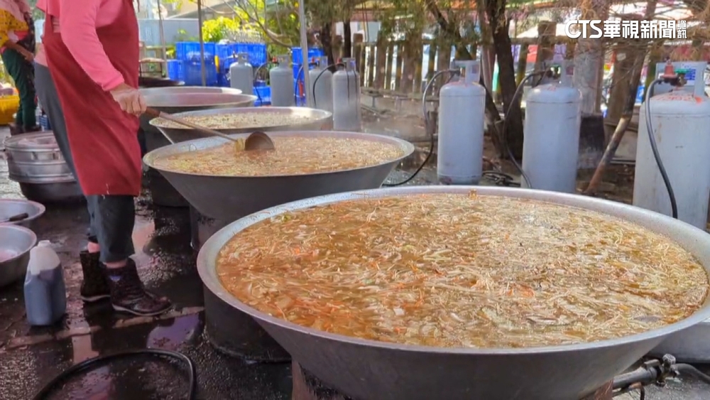 內門「娘家宴」夯　5位總鋪師一早開煮香氣四溢