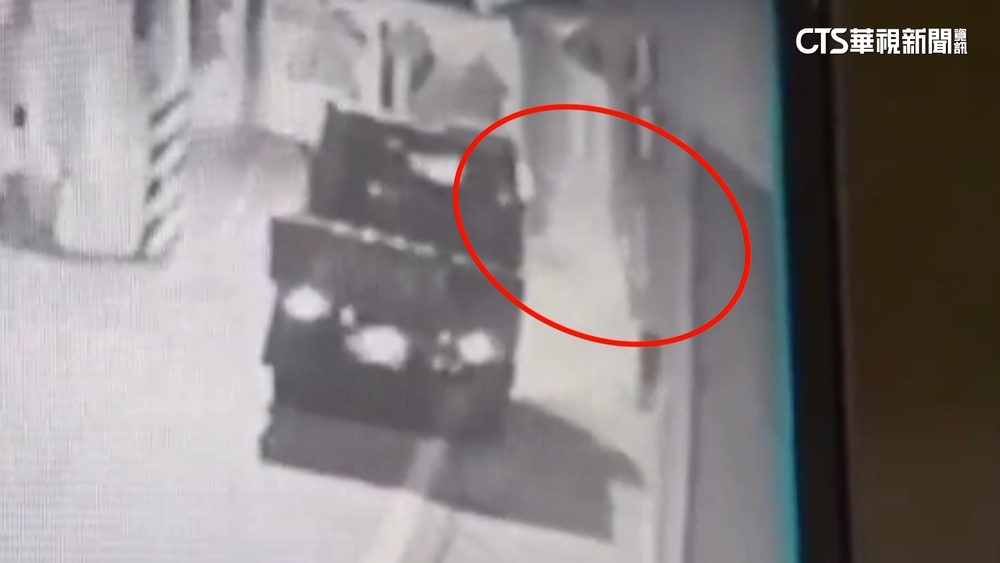 彰化民宅疑遭丟瓦斯鋼瓶　「火光爆閃」嚇壞住戶