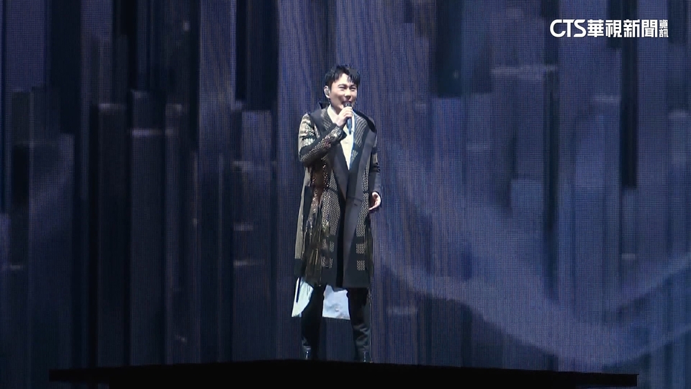 杜拜暴雨淹大水　張信哲演唱會宣布延期