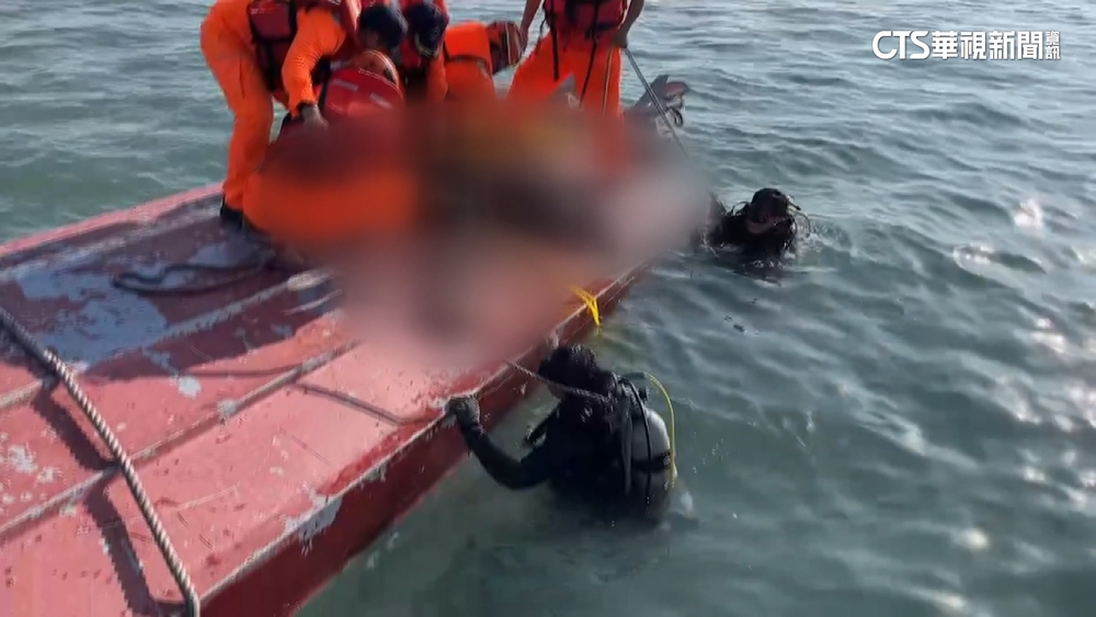 中籍快艇金門越界捕魚　蛇行拒檢翻覆4落海2死