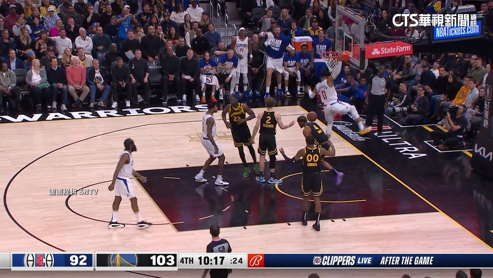 「咖哩大神」再當聯盟第一人！　連4戰飆7顆三分球