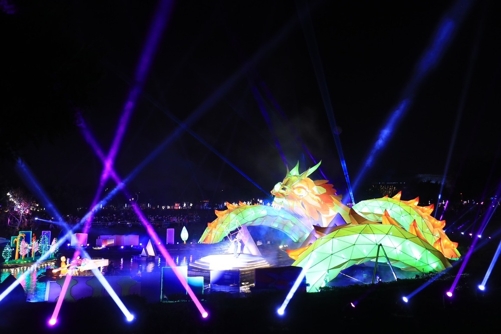 76米主燈「台中龍賀」震撼登場　台中燈會「2最大1首創」 規模媲美國家級燈會