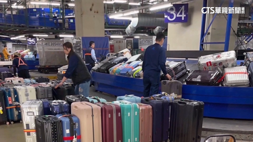 二航廈行李「卡關3小時」　桃機：托盤護板卡住