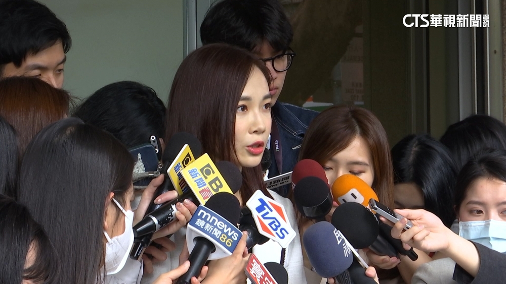 楊寶楨哽咽辭眾黨雙職務　撇內鬥謝柯文哲栽培