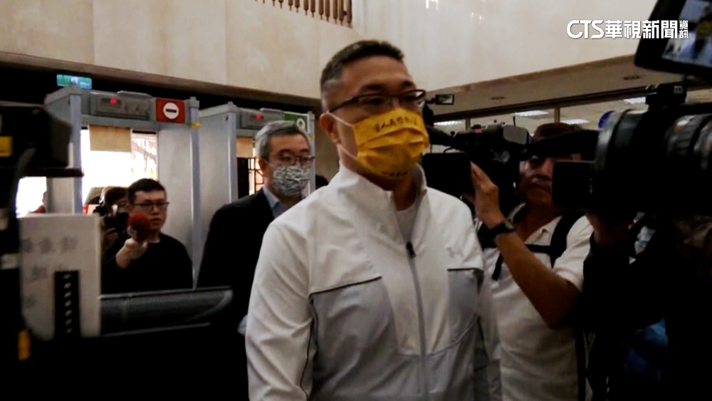 朱學恒性騷案開庭　「證人」陳菁徽作證：酒疑被下藥