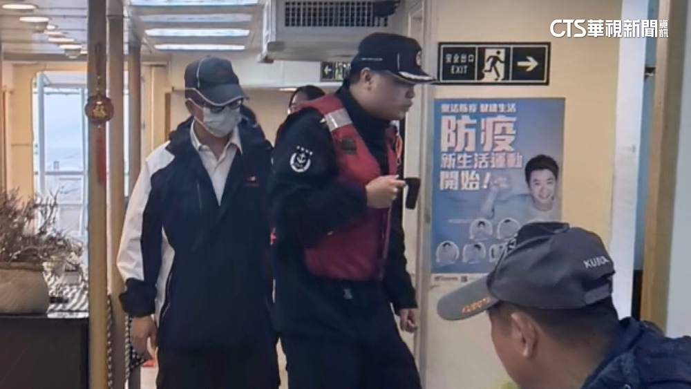 中國漁船翻覆2死　中家屬抵金門相驗招魂未多談