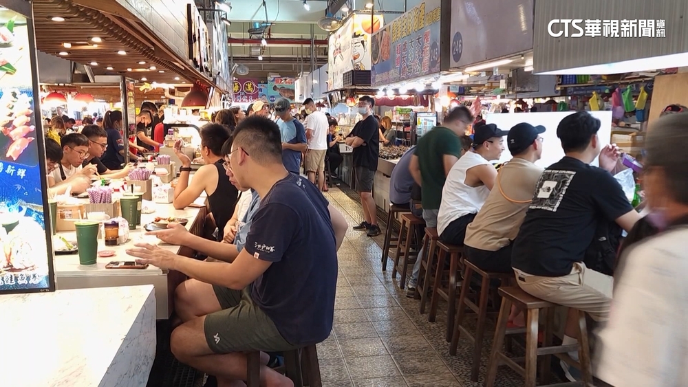 華僑市場逾400攤　漁獲.伴手禮成必買重點