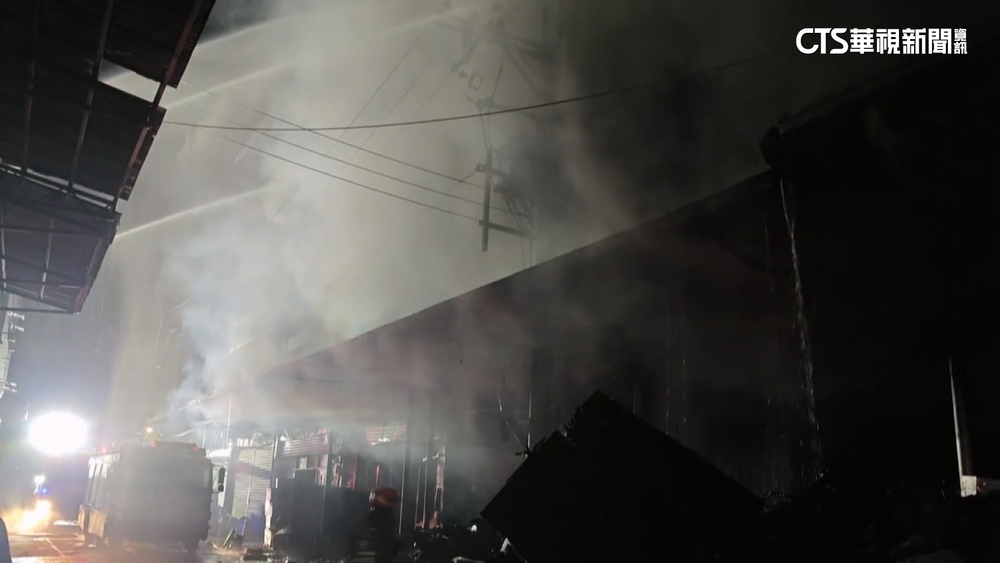 深坑火警惡臭瀰漫雙北　專家分析「明下半天才會好一點」：北部人口罩要戴好