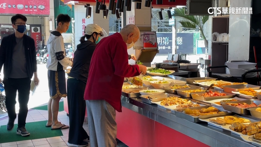 自助餐「8菜2蛋2魚」賣470元被嫌貴　店家駁價格