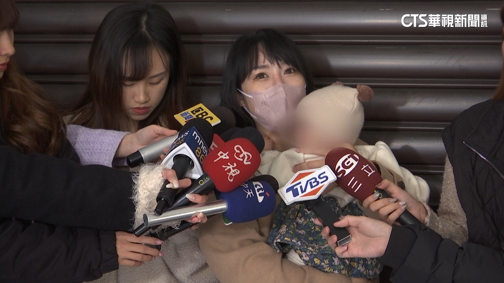 台北信義區怪男抱嬰？　網紅重製影片恐觸法