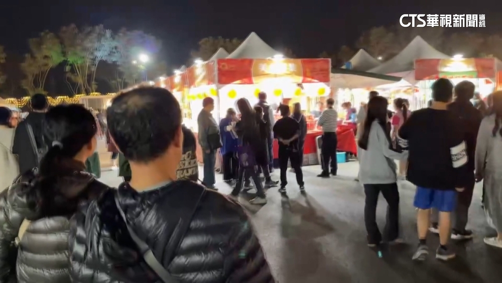 男帶「刀槍」吃牛肉湯逛燈會　警逮人問「有這麼危險？」