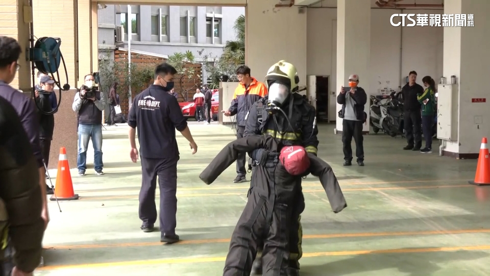 長跑.負重.拖假人...　甄選消防小隊長錄取率僅2成