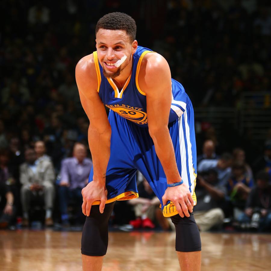 Stephen Curry化身中鋒抓下11籃板　以110比99力退紐約尼克