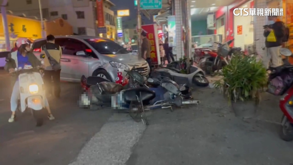 雲林休旅車離奇暴衝撞3人　1騎士不治.2路人擦傷