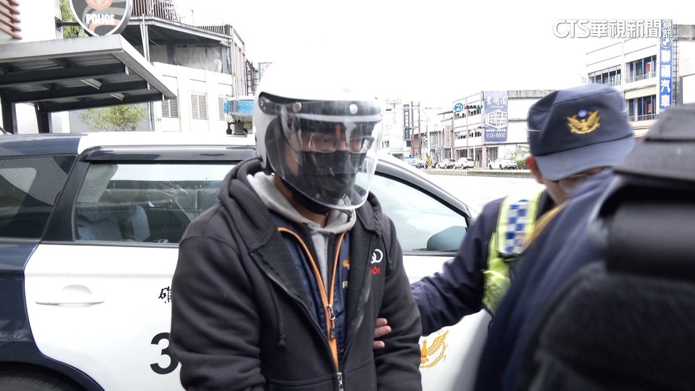 宜蘭驚悚車禍！直衝闖燈　「60秒內連2撞」1死3傷