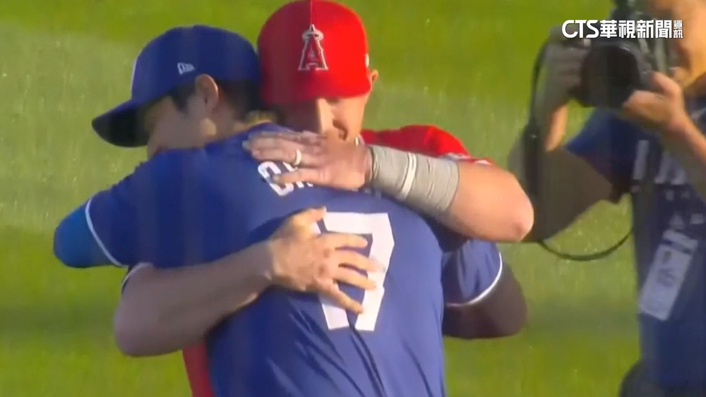 「大谷抱抱」有魔力！　Trout滿貫砲一掃冰冷手感