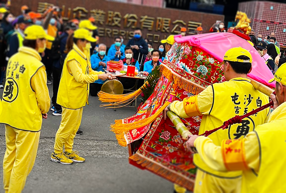 進喔~進喔~最有個性的媽祖「粉紅超跑」起駕！ 馬祖酒廠攜手泰山企業首推「白沙屯媽紀念酒」