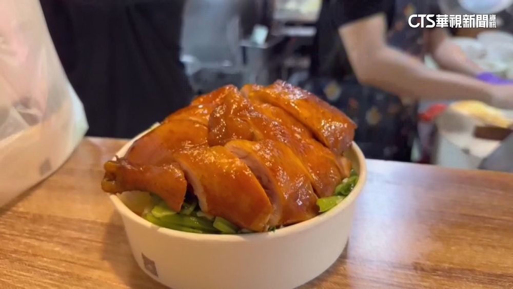 老闆怕你餓！　備註「超餓」　便當店多給「3人份飯量」