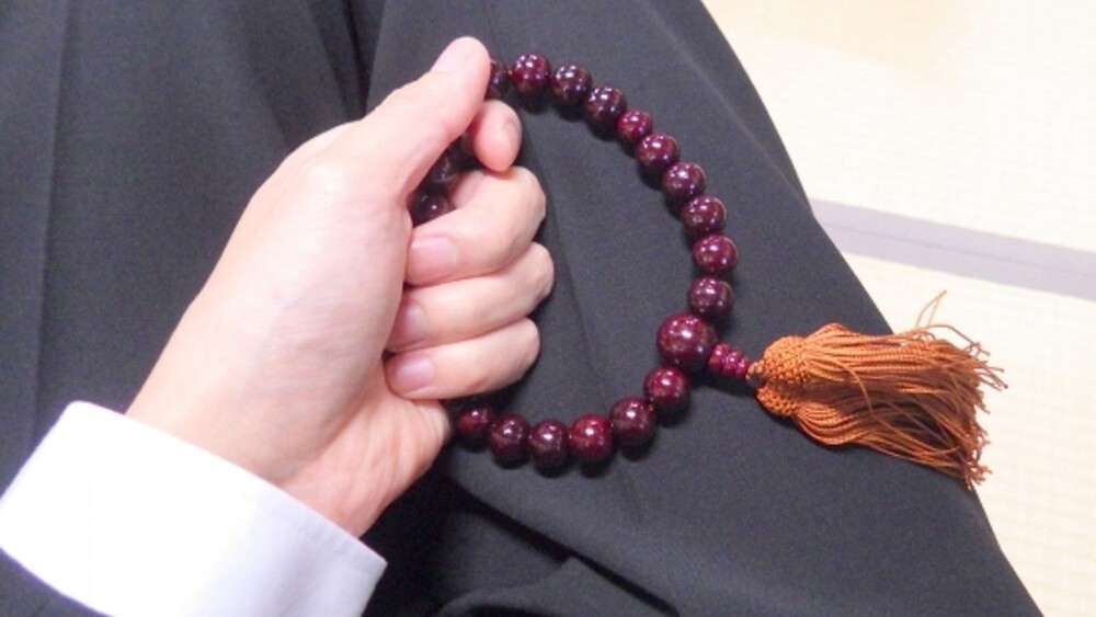 男友阿公去世　「1個月無法約會」她怒：沒留遺產裝孝子？