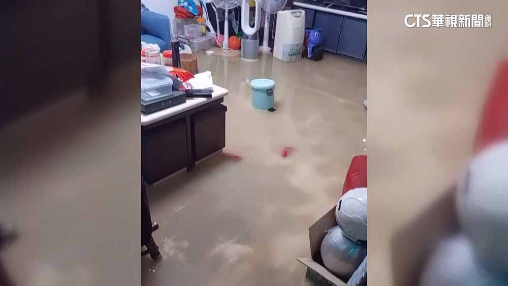 加壓水管供逾百住戶水　突「爆管」淹民宅