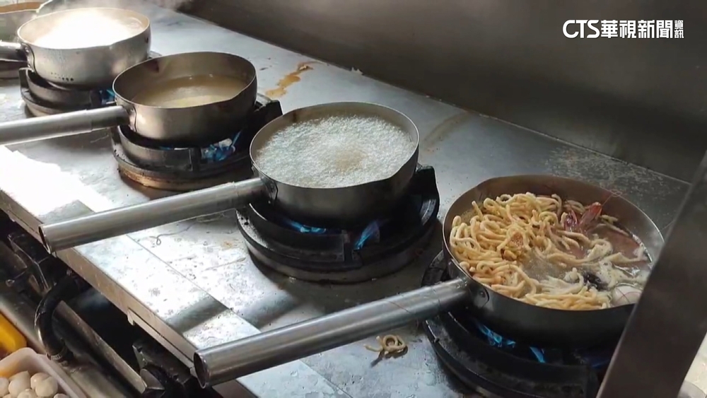 蘇丹紅隱憂！　連鎖早餐鍋燒麵　自主停供「沙茶醬」