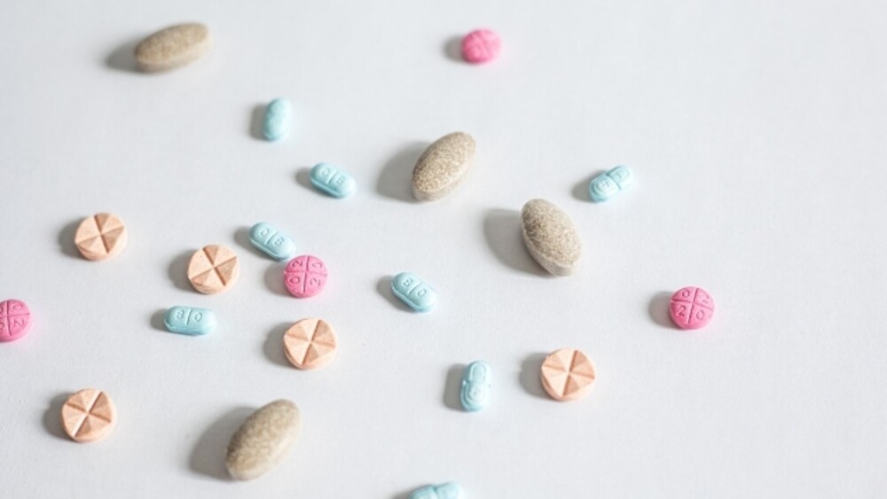 吃了會傷肝！　食藥署點名9種藥品　抗生素也在內