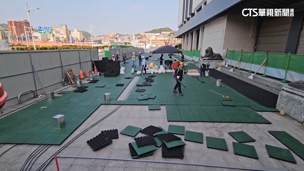 基隆文化中心廣場鋪草皮　車流大引安全爭議