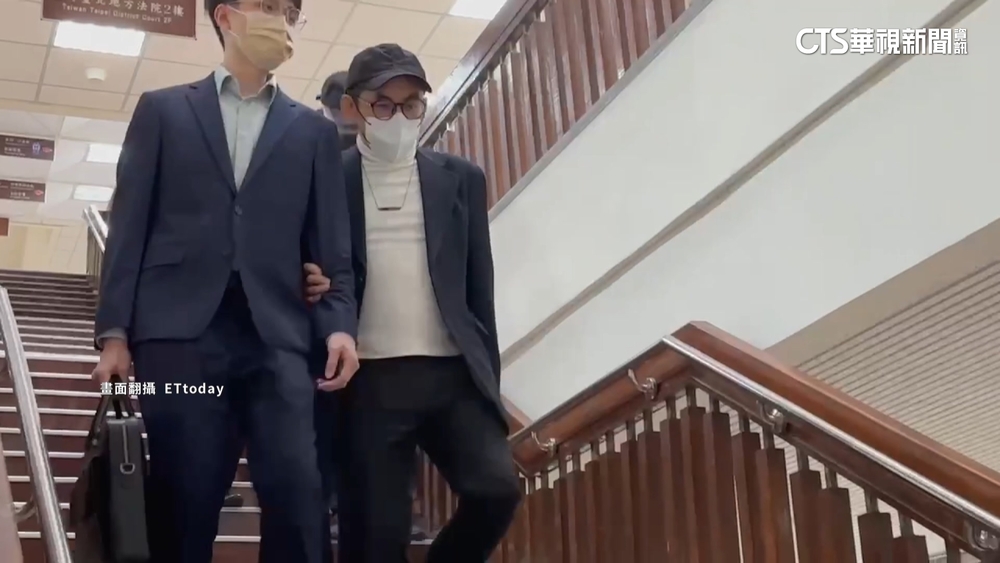 挨告性騷8個月　黃子佼再現身北檢盼和解