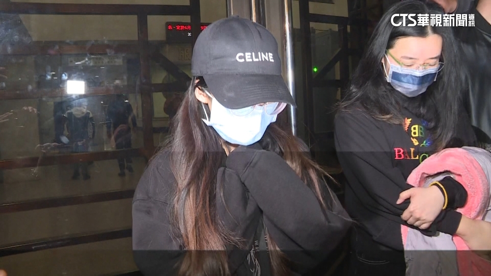 持毒無保飭回！阿沁妻鞠躬道歉淚訴：跟先生無關