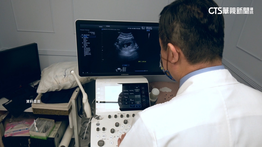 男稱妻產檢1次9800元　婦產名醫：幻想文？想看收據