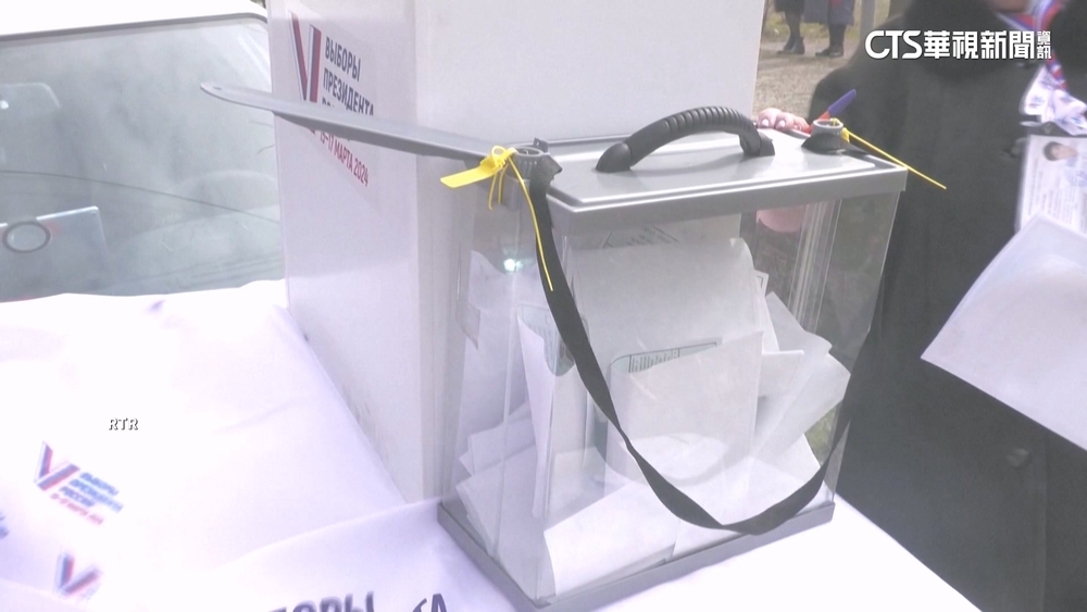 俄在烏占領區設投票所　荷槍實彈逼投票