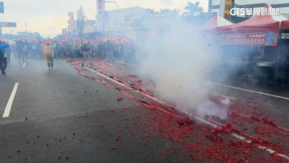 跟團受天宮進香參拜　3人疑沒站穩跌鞭炮上遭炸傷