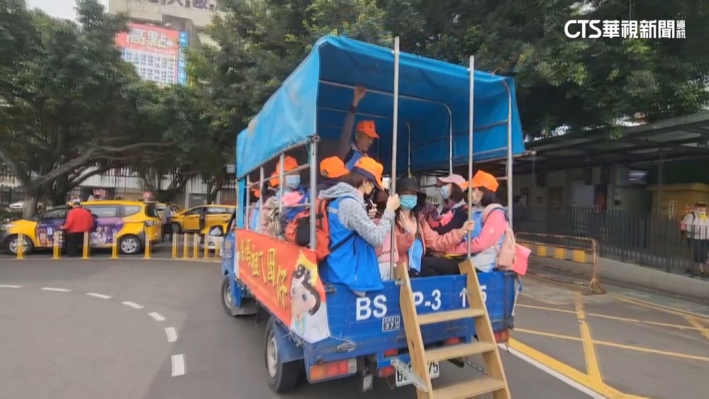 彰化火車站湧追轎香燈腳　善心騎士4H衝6趟免費載