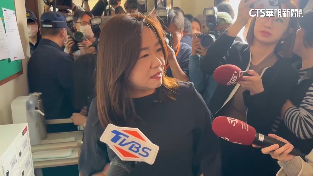 涉洩密還召開機密會議挨轟　馬文君回擊：黃曙光該先辭