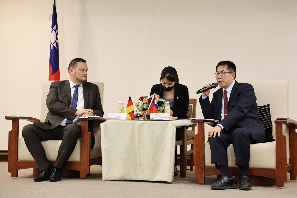 北德跨邦城市代表訪問團拜會台南市 黃偉哲:希望外賓感受古都魅力