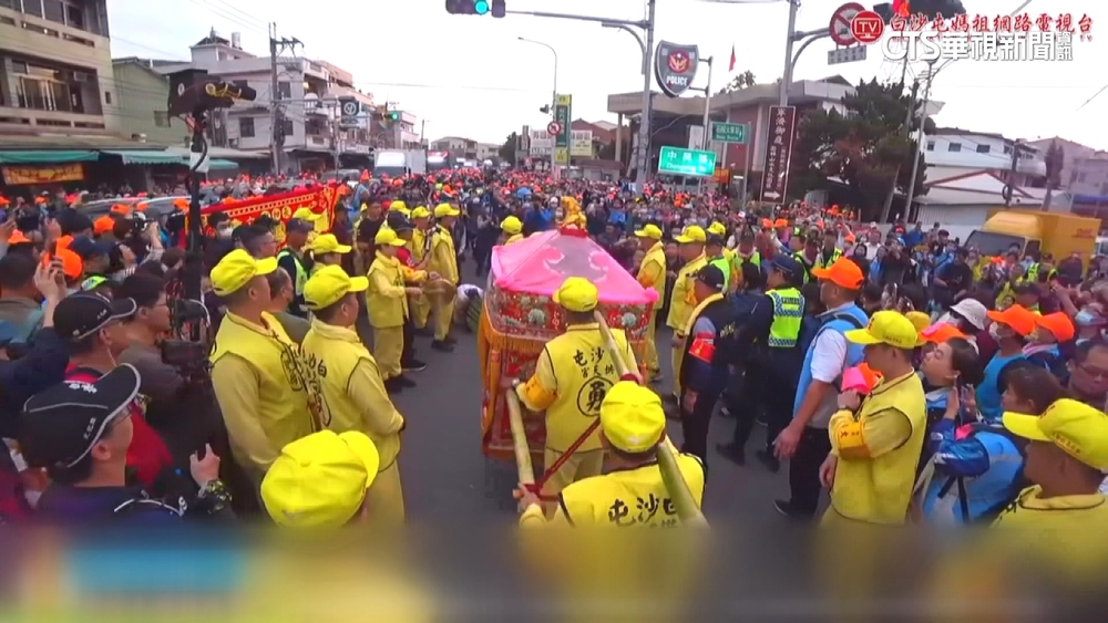 還沒進斗六市區　媽祖衝「膠囊旅館」土地公廟駐駕