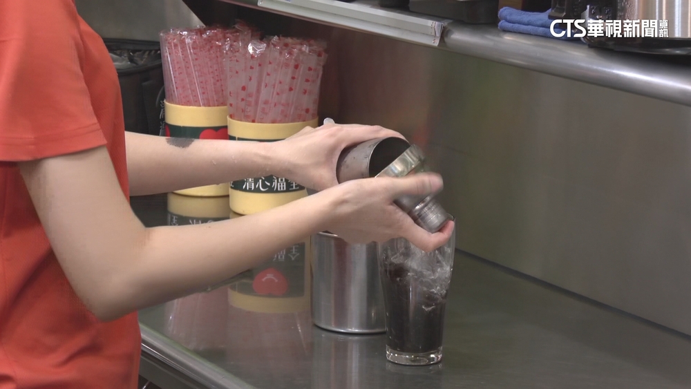 愚人節商機！　「盲盒」體驗夯　手搖飲僅「珍珠+水」