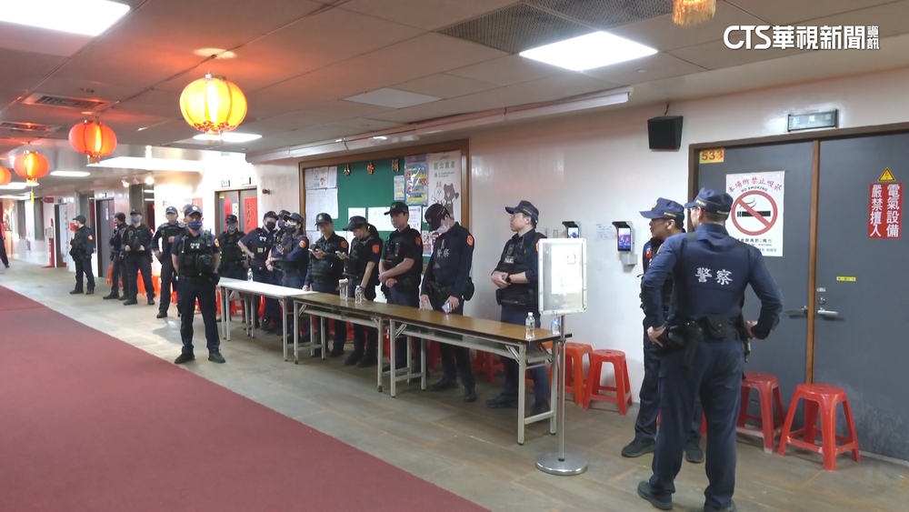 天道盟「韋小寶」辦彌月酒　中山分局長坐鎮指揮