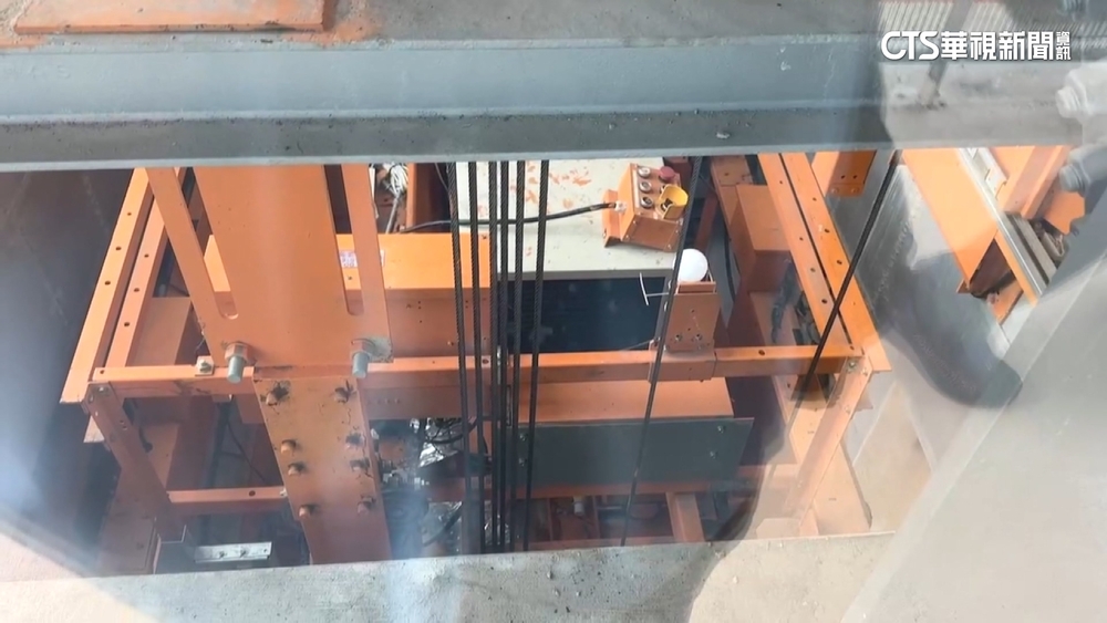 「基隆塔」電梯故障！　嬤帶3歲孫受困20分鐘才獲救