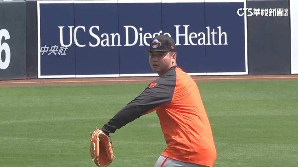 鄧愷威首登MLB　偶像達比修贈簽名手套鼓勵