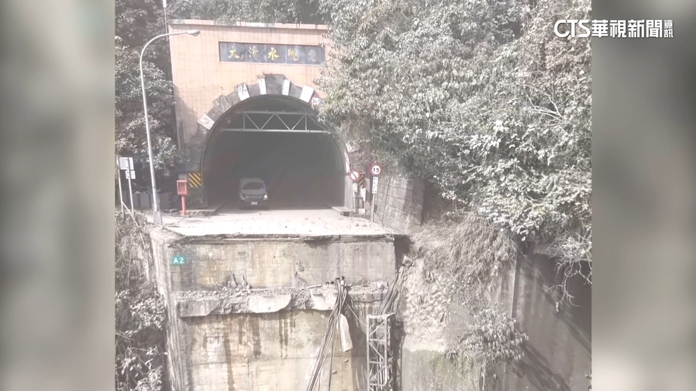 蘇花公路全線封閉　20米大清水橋坍塌「路基消失」