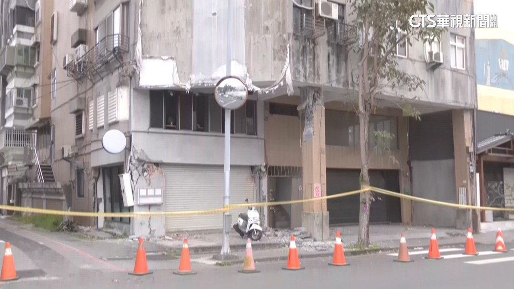 北濱街又有「軟腳樓」　獨家直擊住戶冒險返家取物